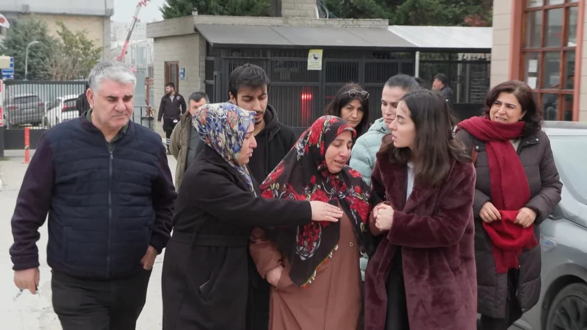 Zeytinburnu’nda Denizde Ölü Bulunan Anne ve Kızı, Yakınlarına Teslim Edildi