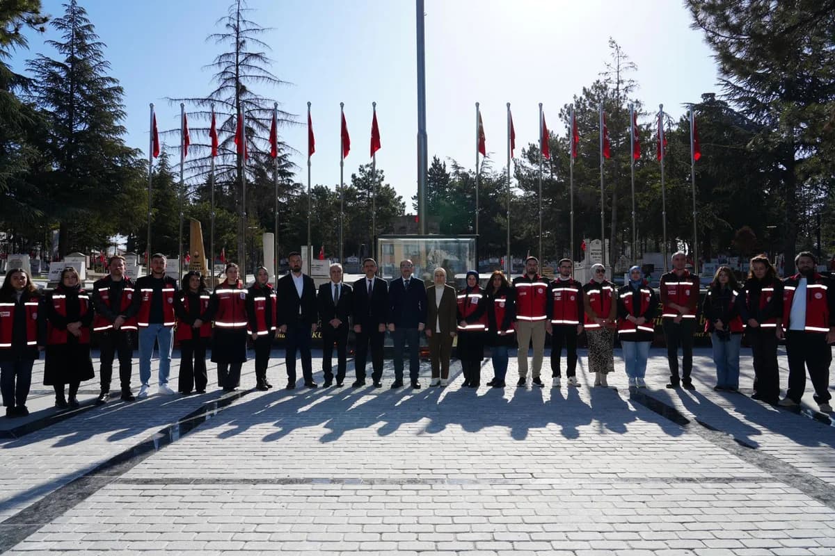 Ankara’da Şehitlik Ziyareti: Aile ve Sosyal Hizmetler Bakanlığı’ndan Anlamlı Etkinlik