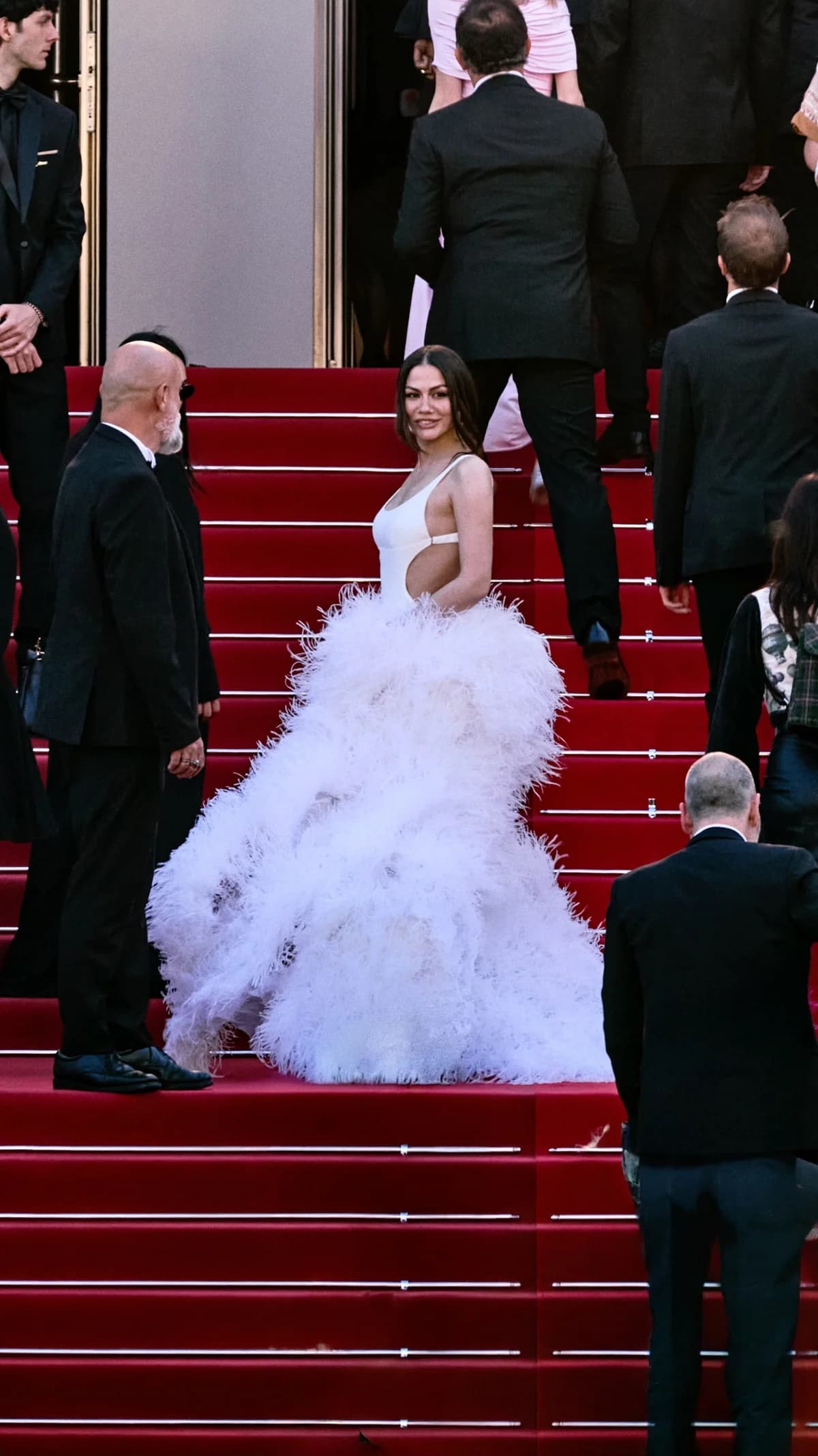 Demet Özdemir, Cannes’da Trendyolmilla Rüzgarı Estirdi: Kırmızı Halıda Göz Kamaştıran Tasarım!