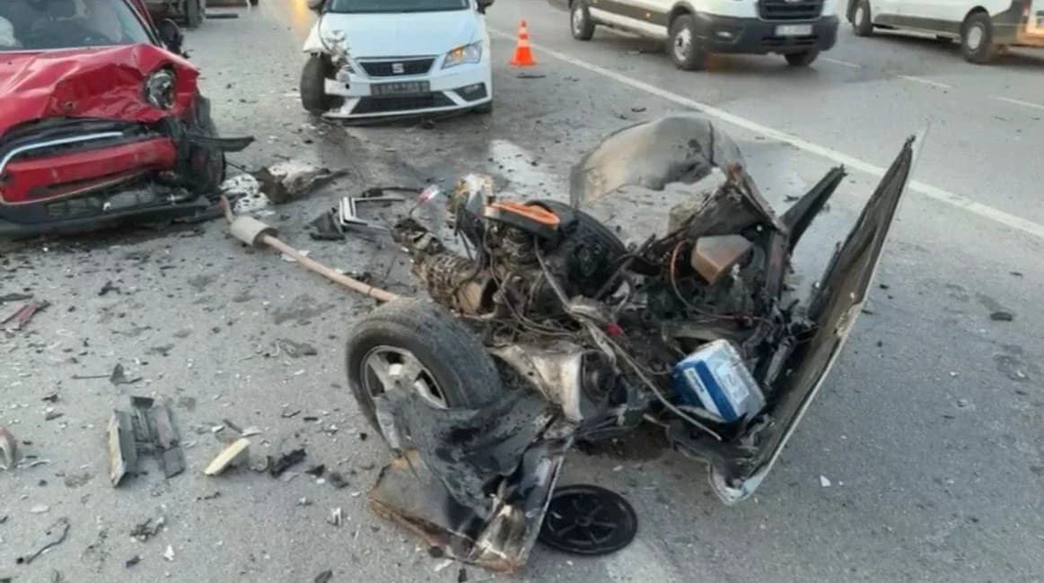 İzmir’de Zincirleme Trafik Kazası: 3 Yaralı