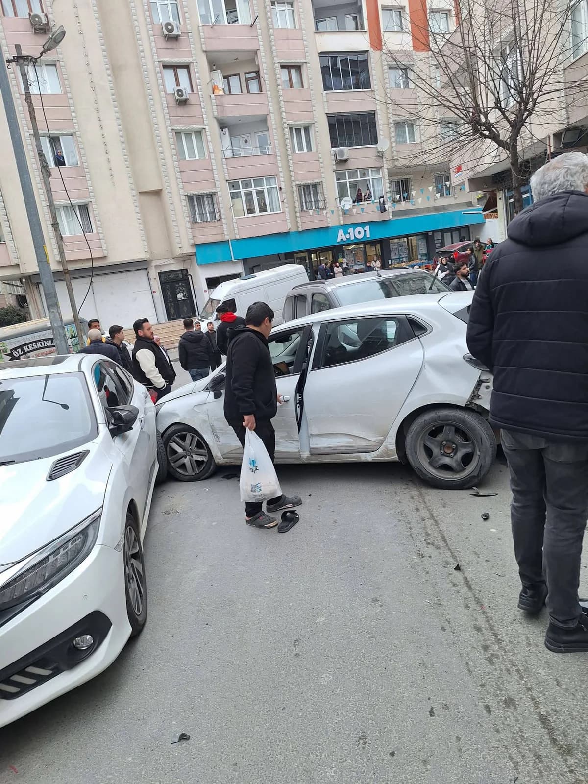 Sultangazi’de Yol Verme Tartışması Trafoya Yok Açtı