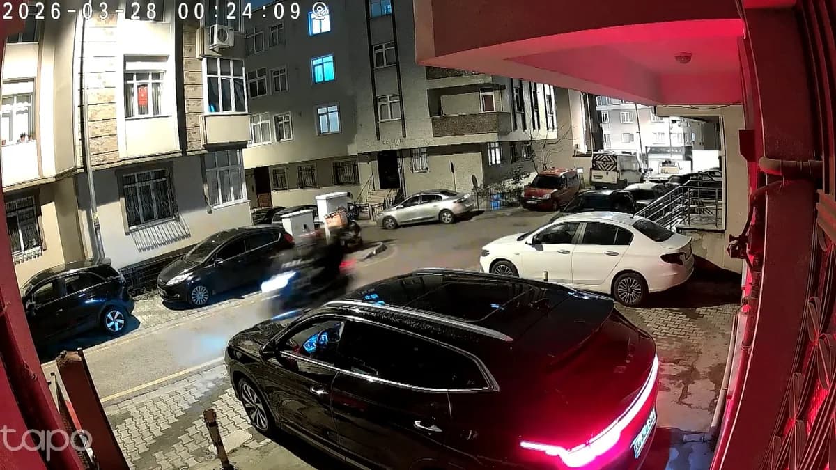 Üsküdar’da Yol Verme Tartışması Sonrası Otomobil Kurşunlandı