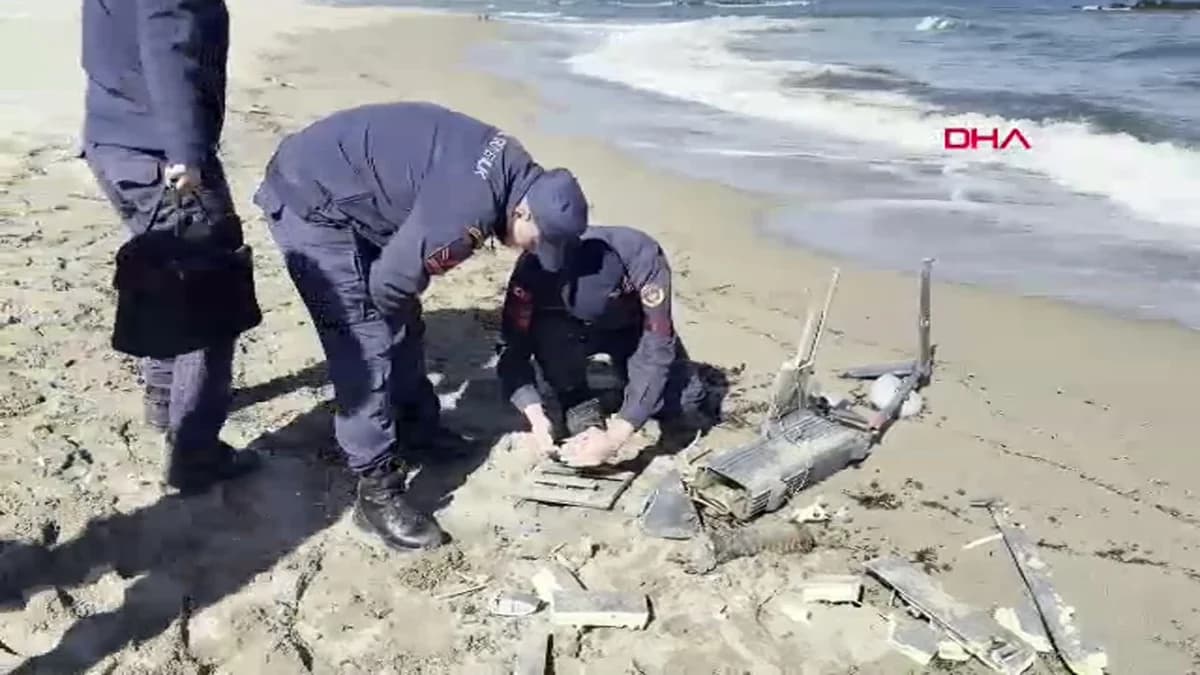 Sakarya’da Sahilde Gizemli İnsansız Hava Aracı Bulundu