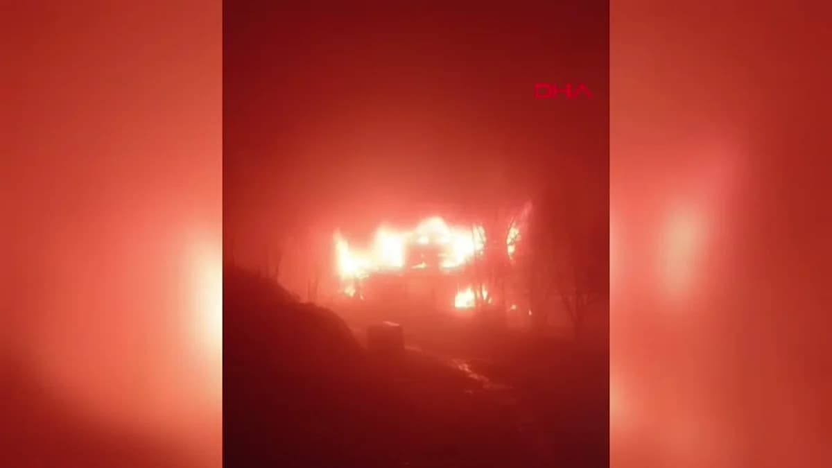 Mudurnu’da Korkutan Yangın: İki Katlı Ev Kullanılamaz Hale Geldi