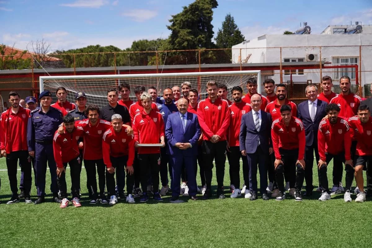 Ayvalıkgücü Belediyespor’a Final Öncesi İlham Veren Ziyaret: Şampiyonluk Yolunda Moral Deposu