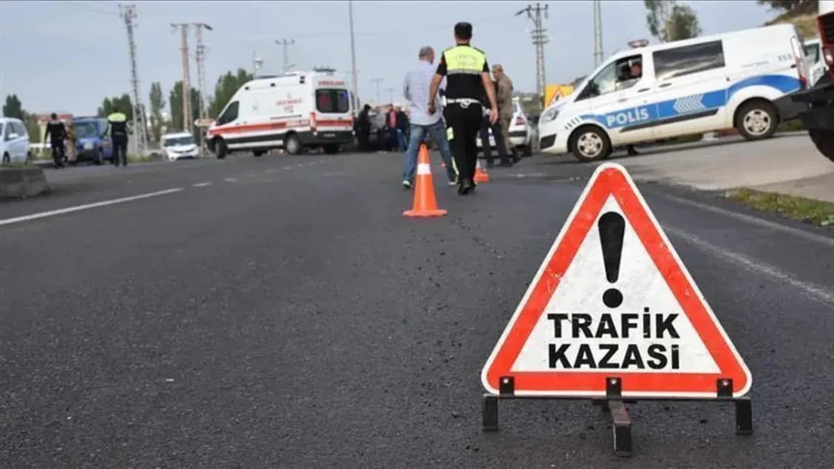 Eskişehir’de Panelvan ve Tır Kazası: 1’i Ağır 3 Yaralı