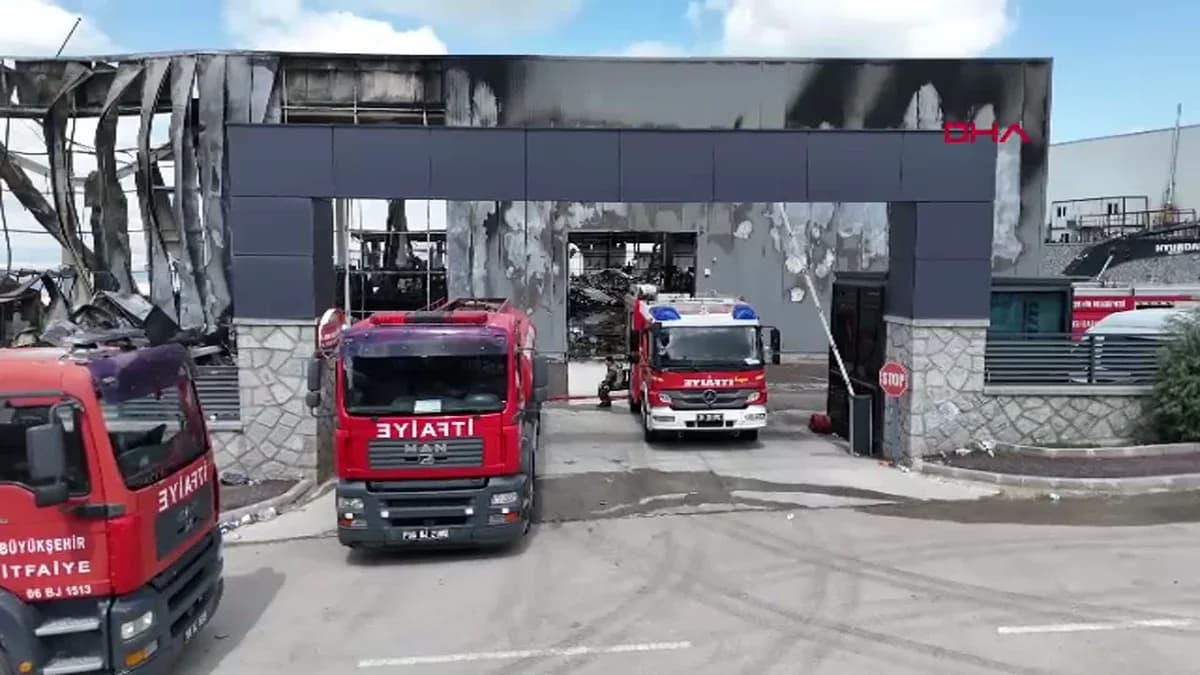 Ankara’daki Fabrika Yangını Havadan Görüntülendi