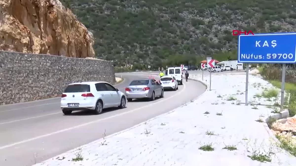 Kaş’ta 5 Bin 112 Kaçak Yapının Yıkımı İçin 10. İhale İlanı