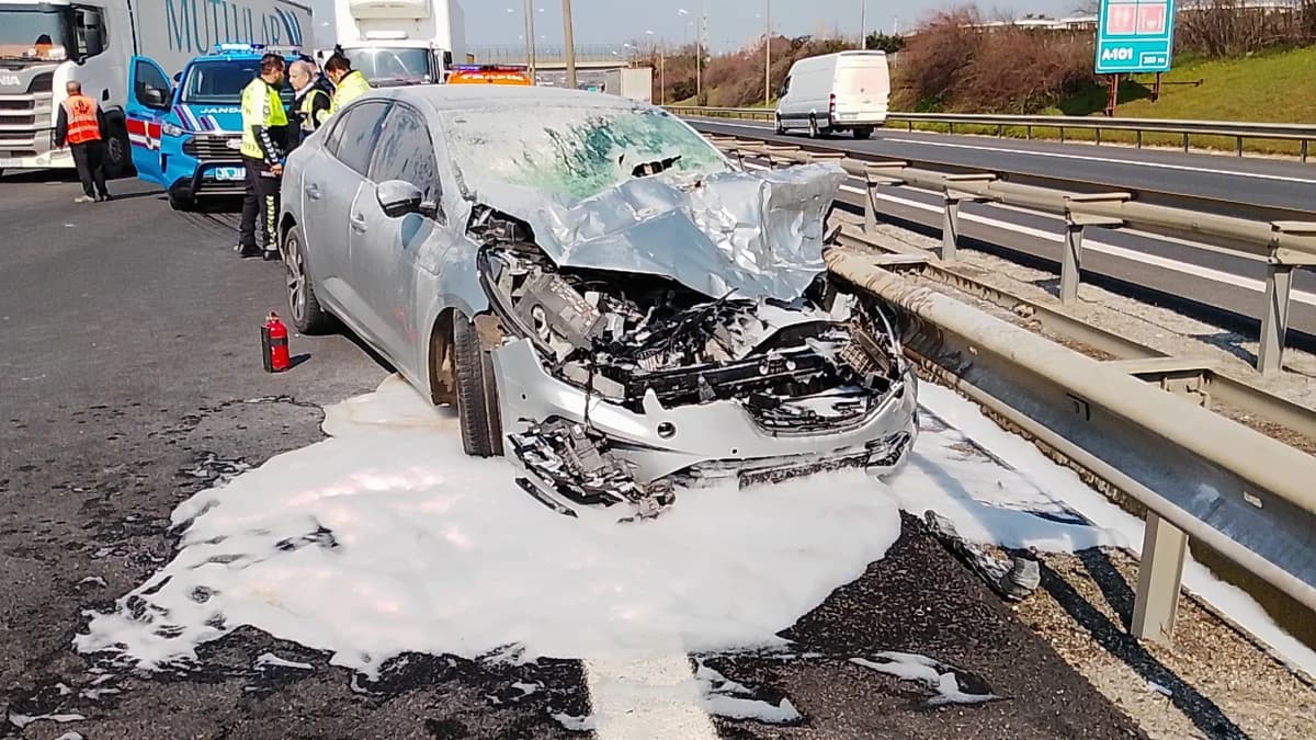 Silivri’de Feci Kaza: Kamyon ve Otomobil Çarpıştı