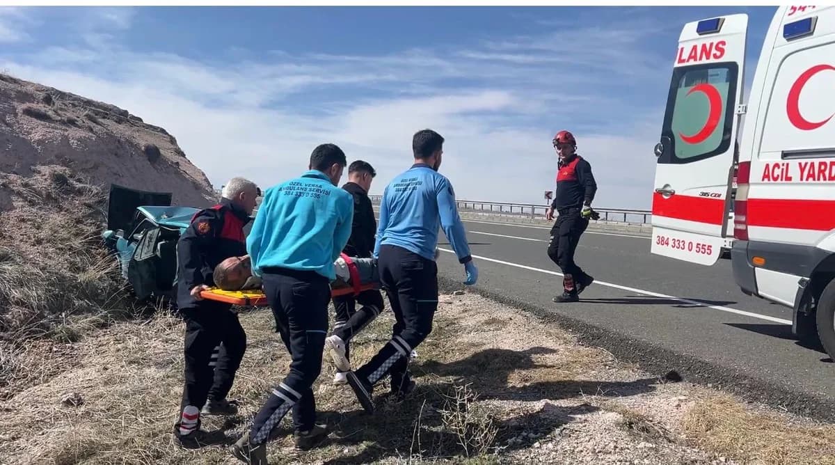 Nevşehir’de Kontrolden Çıkan Araç Şarampole Devrildi