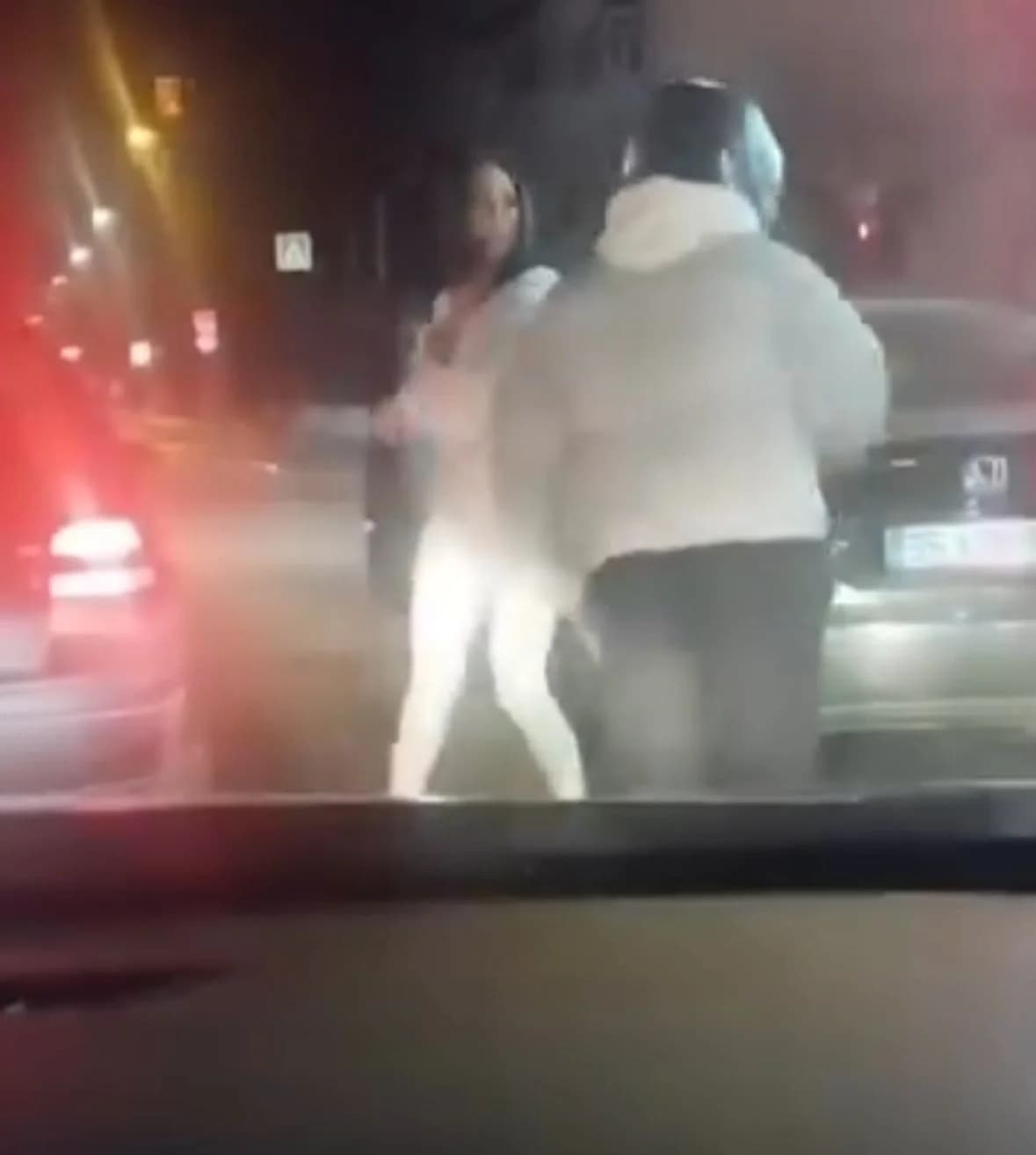 Bursa’da Çıldıran Otomobil Sürücüsü: Motosikletliye Trafikte Öfke Nöbeti!