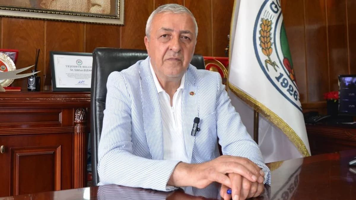 Göle’de Şok İstifa: AK Parti’den CHP’ye Geçen Başkan Gökhan Budak Görevden Ayrıldı