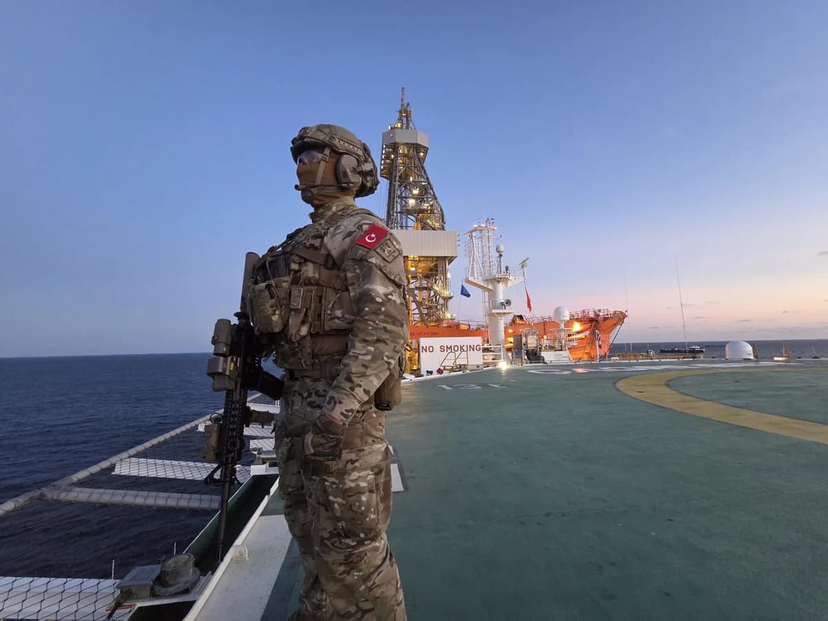 Somali’deki Sondaj Gemilerine Tam Koruma Sağlanıyor