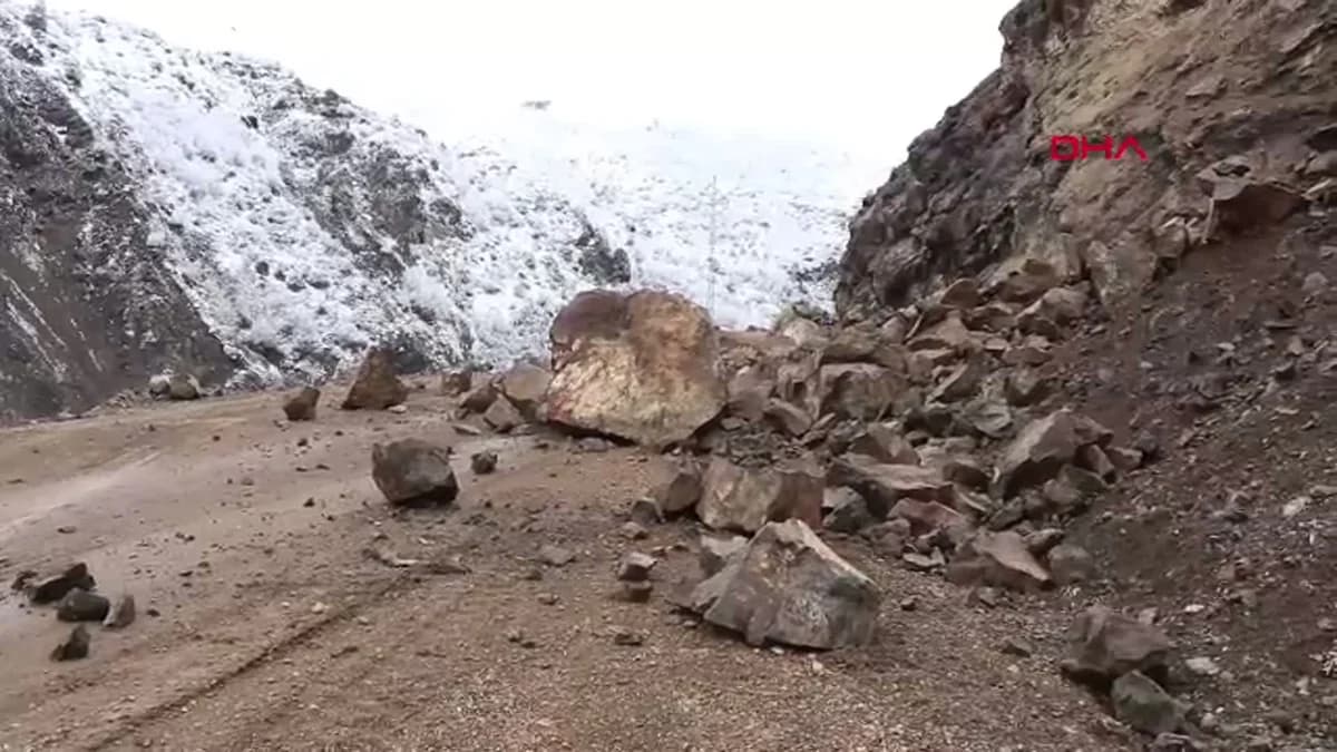 Erzurum Oltu’da Yoğun Kar ve Yağmur Heyelana Neden Oldu