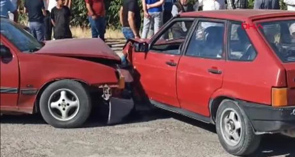 Kayseri Yahyalı’da Otomobil Kazası: 2 Yaralı