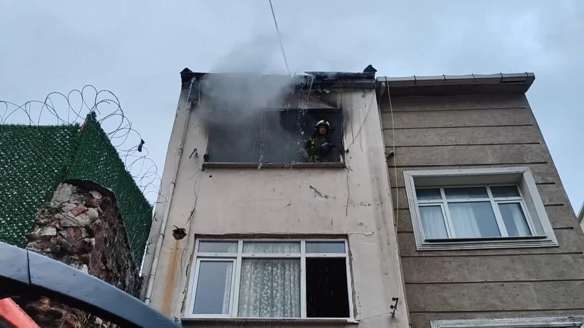 Fatih’te Yangın Paniği: İtfaiye Ekipleri Müdahalede Bulundu