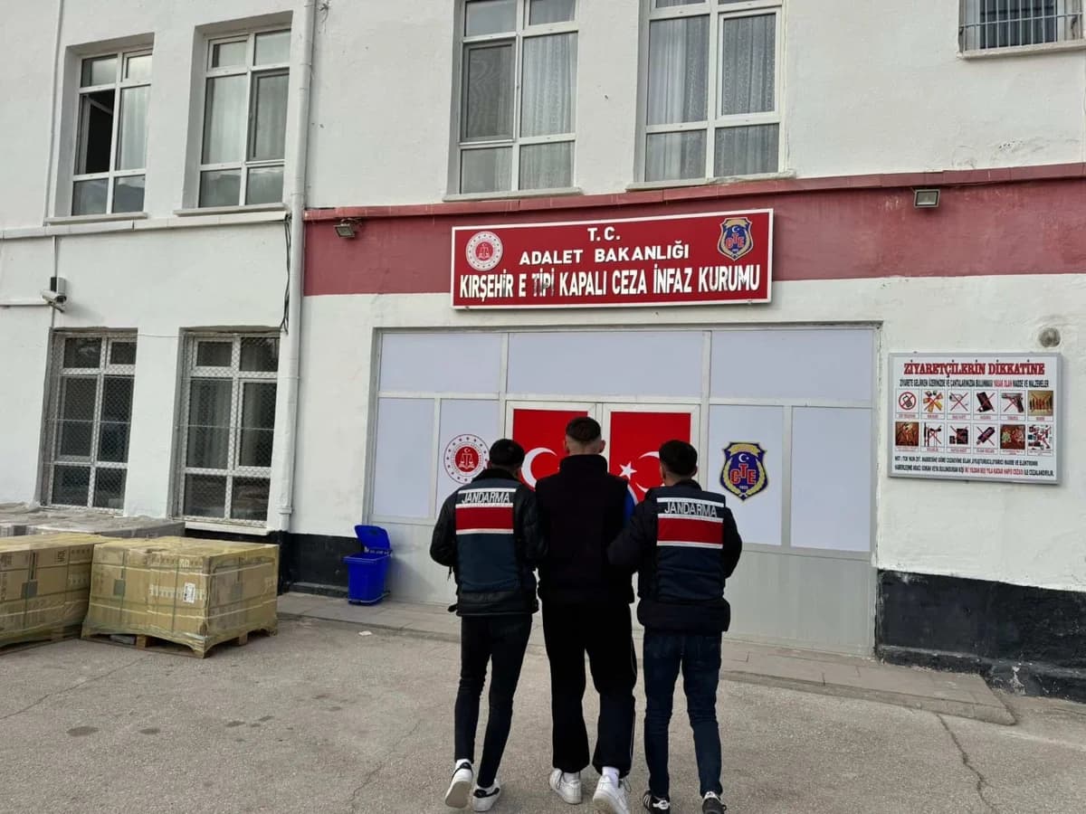 İzin Gününde Uyuşturucu Ticareti Yaparken Yakalandı