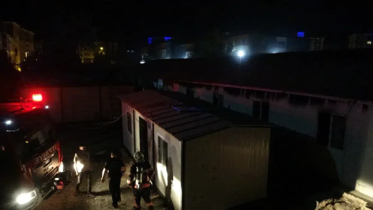 Malatya’da Şantiyede Yangın: İşçiler Son Anda Kurtarıldı!