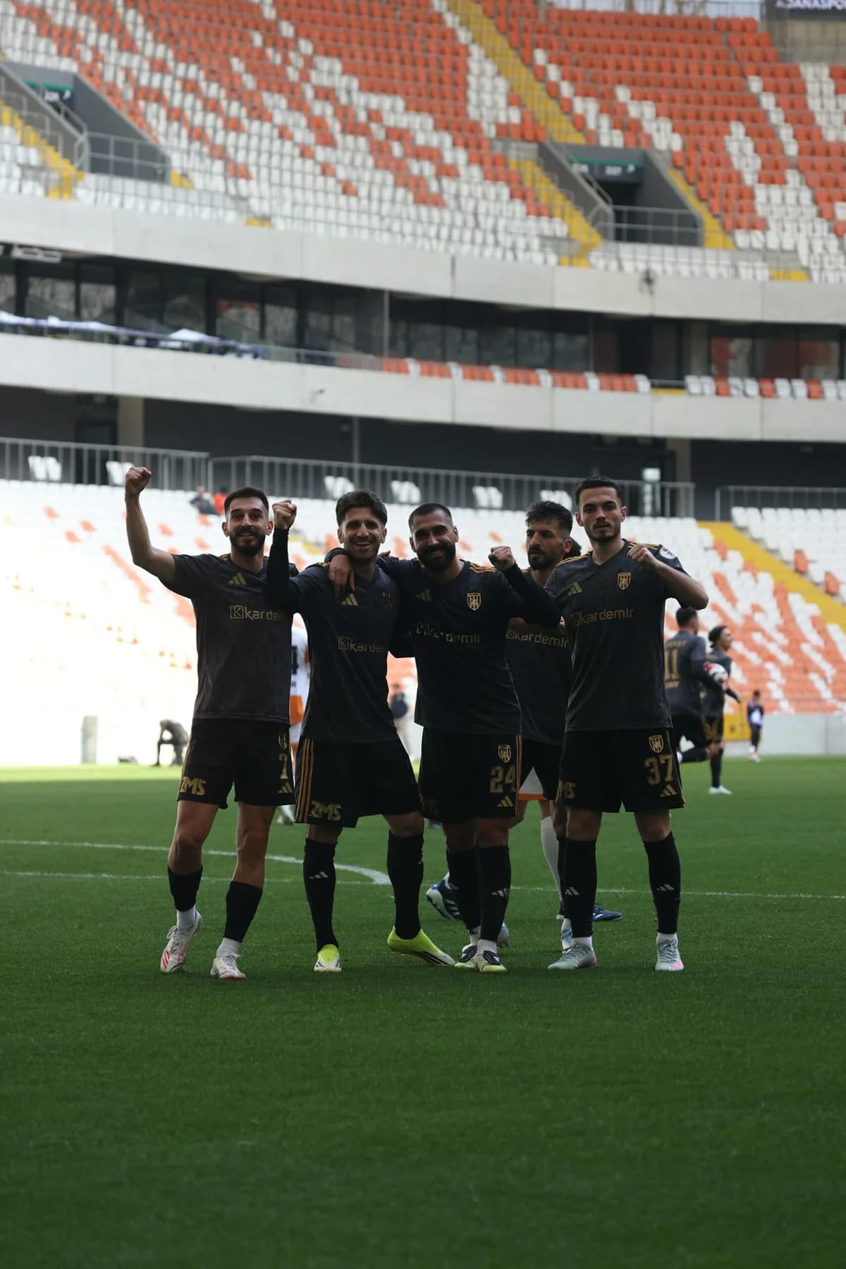 Aliağa FK Adanaspor’u Farklı Geçti
