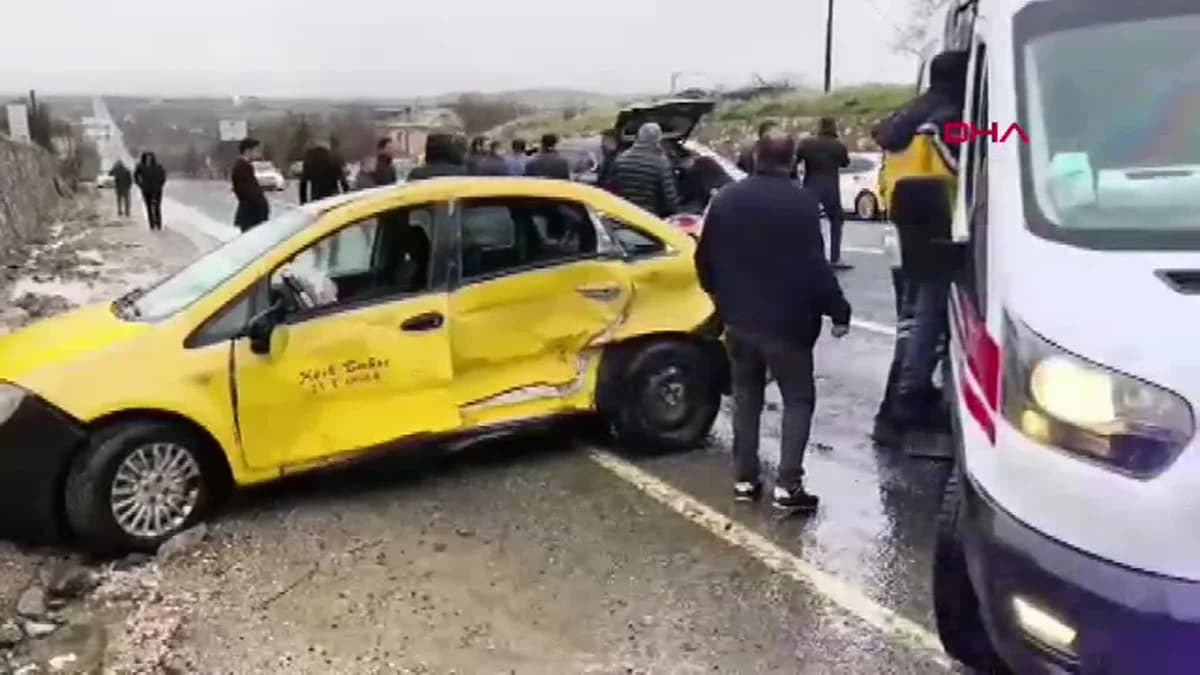 Elazığ’da AK Parti Konvoyunda Facia: 2 Yaralı