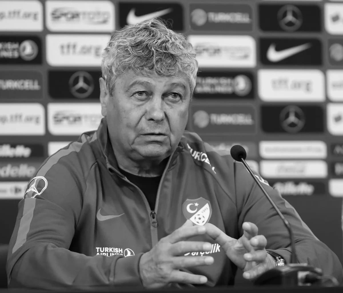 Futbol Dünyası, Lucescu’ya Saygı Duruşunda