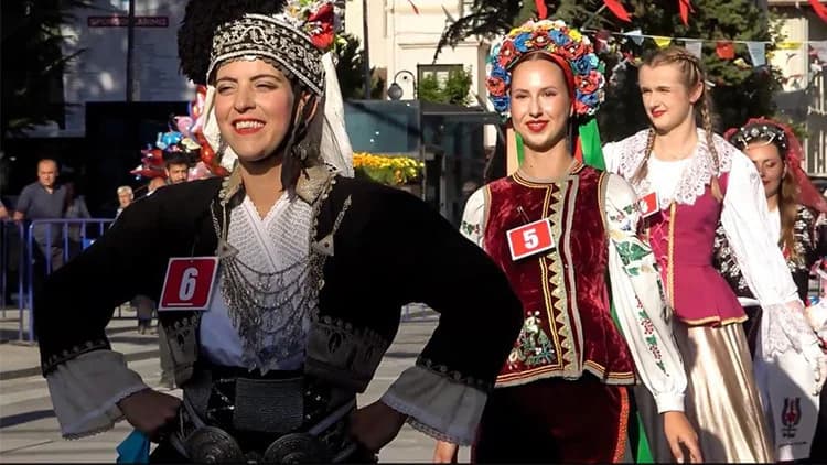 Sarımsak Festivali Güzeli: 6 Ülkeden Genç Kadınlar Yarıştı