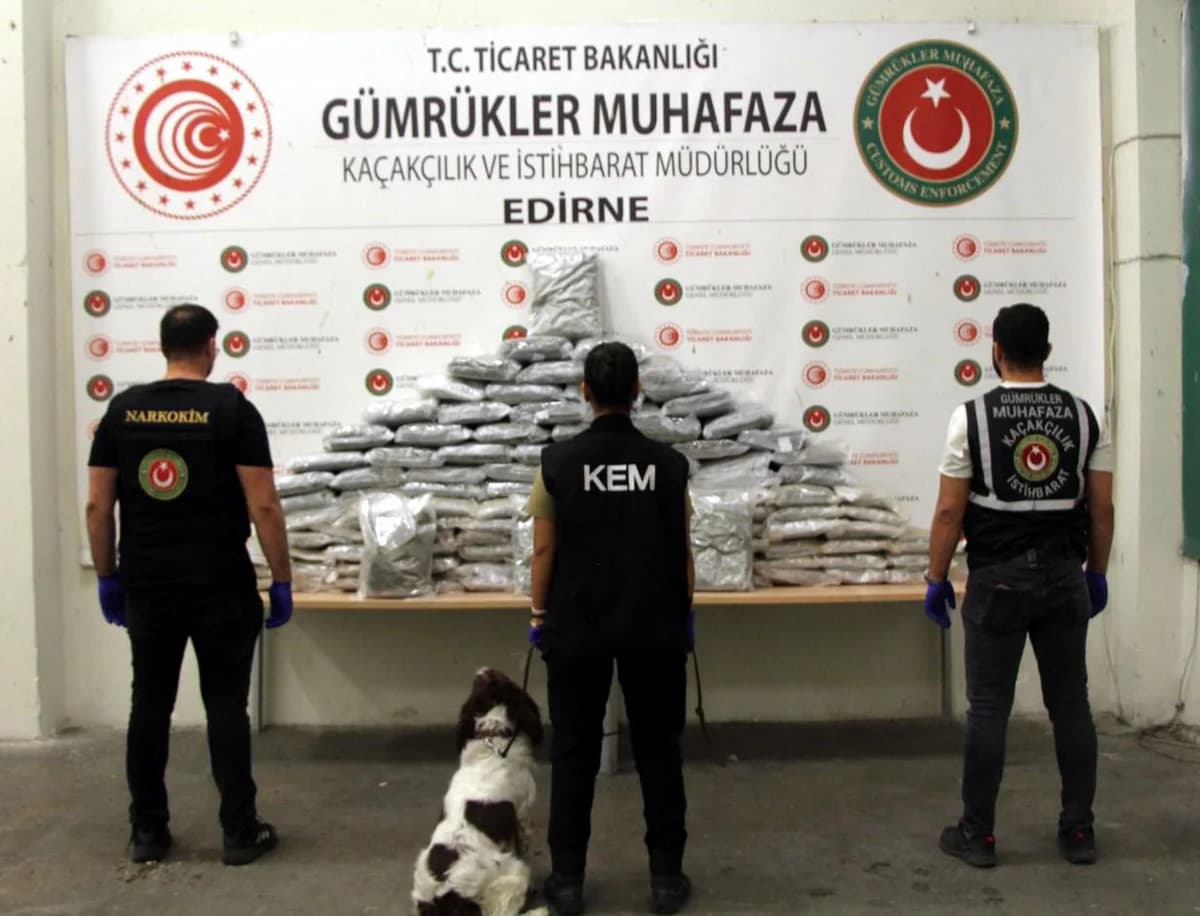 Kapıkule Sınır Kapısı’nda 60 Kilo Esrar Ele Geçirildi: 5 Kişi Gözaltında