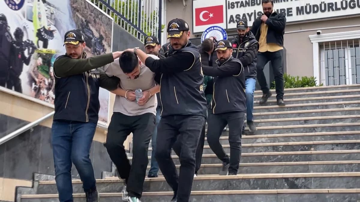 Beylikdüzü’nde Kan Donduran Cinayet: Otomobilde Ölü Bulunan Genci Kim Öldürdü? Bir Şüpheli Tutuklandı