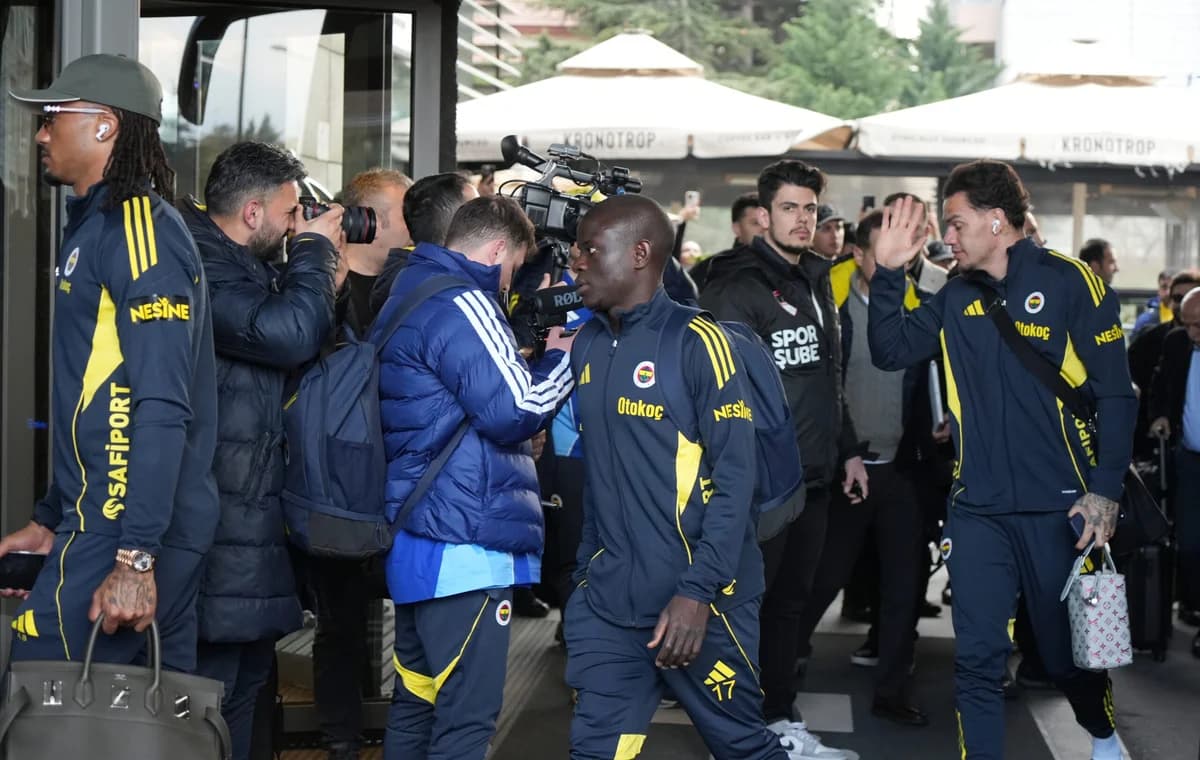 Fenerbahçe, Kayseri’de Taraftar Coşkusu ile Karşılandı