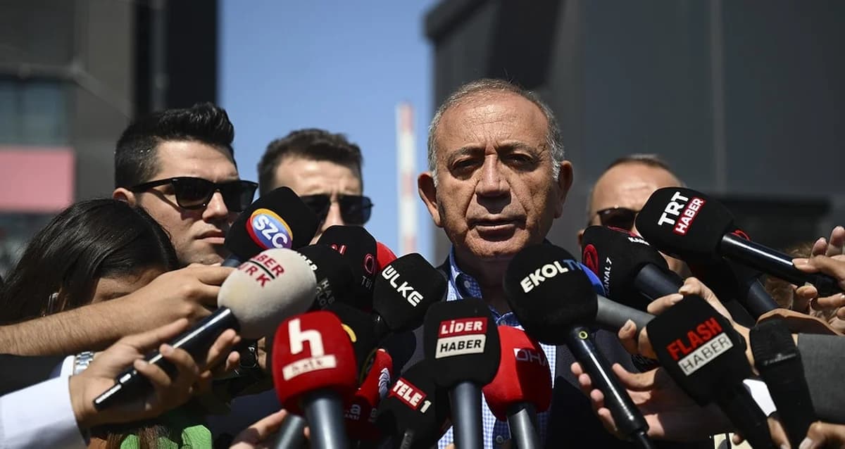 CHP’de Kongre Krizi Büyüyor: Gürsel Tekin’in Hamlesi Neden Geri Döndü?