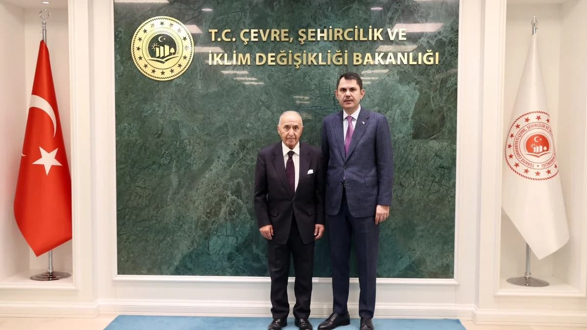 Hikmet Çetin’den Sürpriz Ziyaret: Çevre Bakanı Murat Kurum ile Görüştü