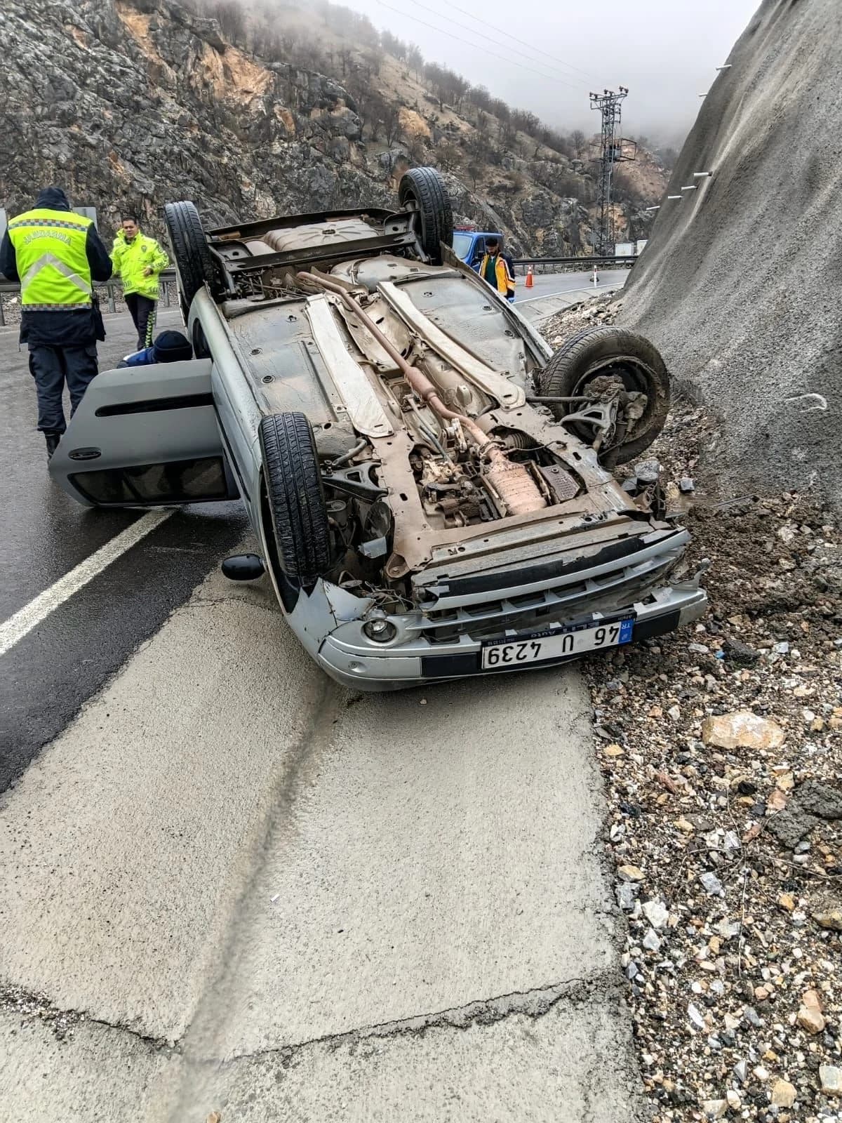 Malatya’da Takla Atan Otomobilde 5 Yaralı