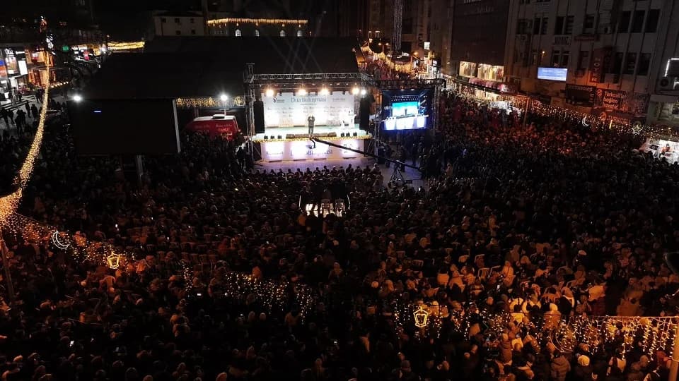 Esenler’de Geleneksel ‘10 Bin Hatim, 100 Bin Dua’ Programı Coşkuyla Gerçekleşti