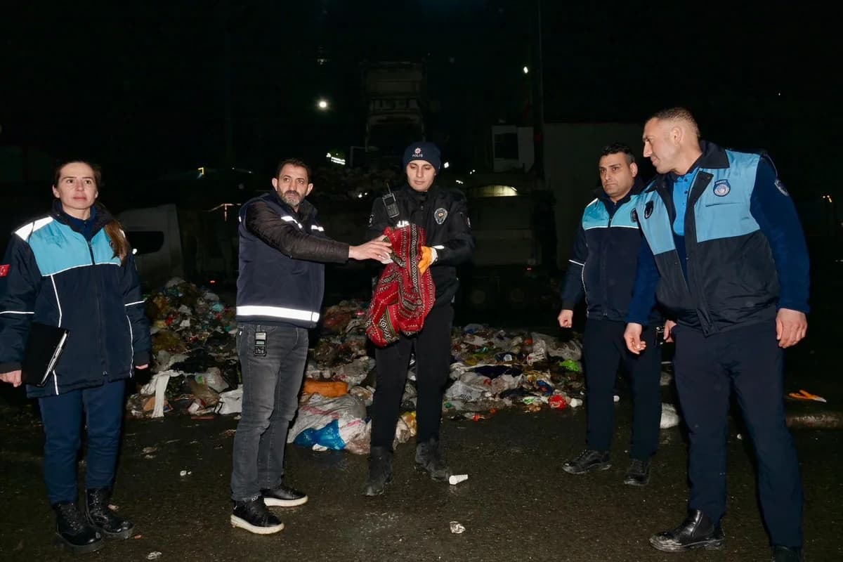 Esenyurt’ta Çöpten 1.2 Milyon Liralık Altın Bulundu