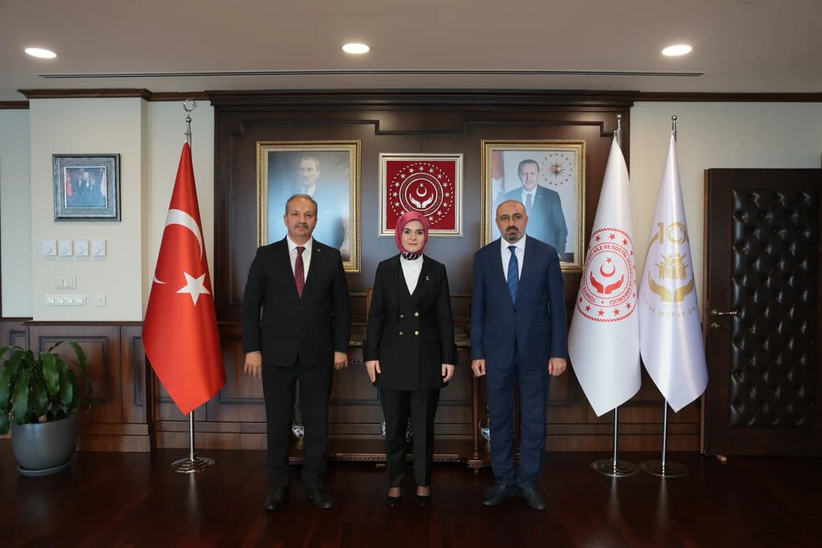 Sağlık-Sen’den Aile Bakanı Göktaş’a Ziyaret: Sosyal Hizmet Uzmanlarının Güvenliği Masadaydı