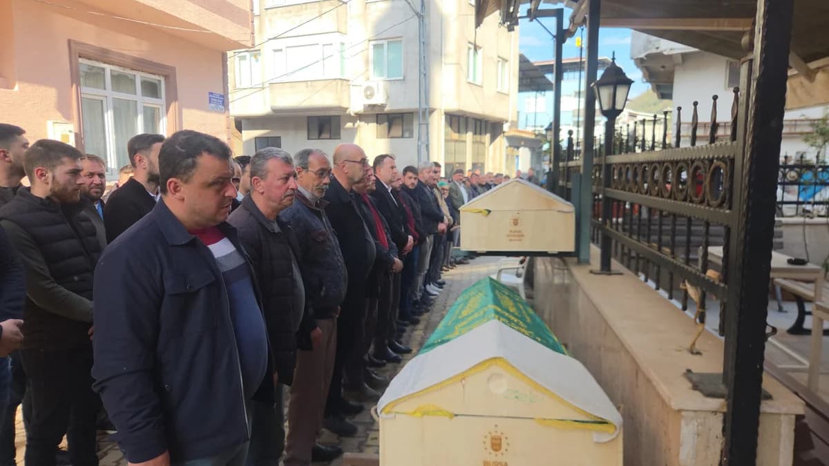 Bursa’da İki Can Deren Taşlar: Baba ve Oğlu Toprağa Verildi
