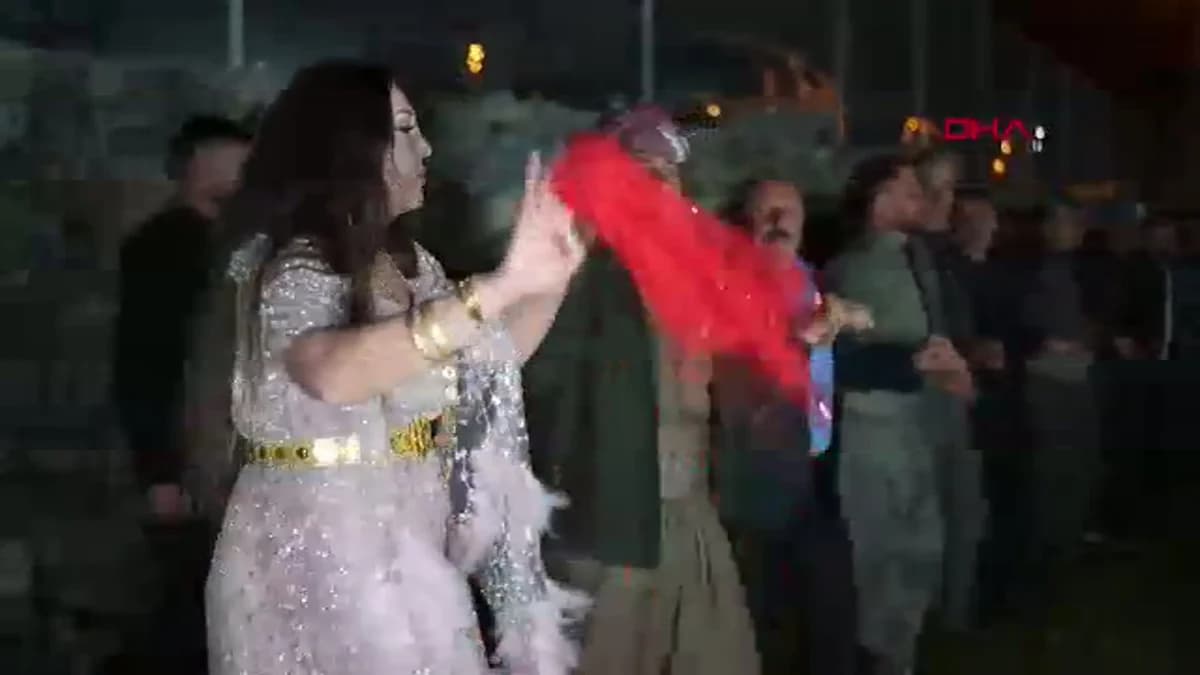Şırnak’ta Aşiret Kararına Meydan Okuyan Kadınlar Halay Başı Oldu: ‘Başımızın Tacıdır’