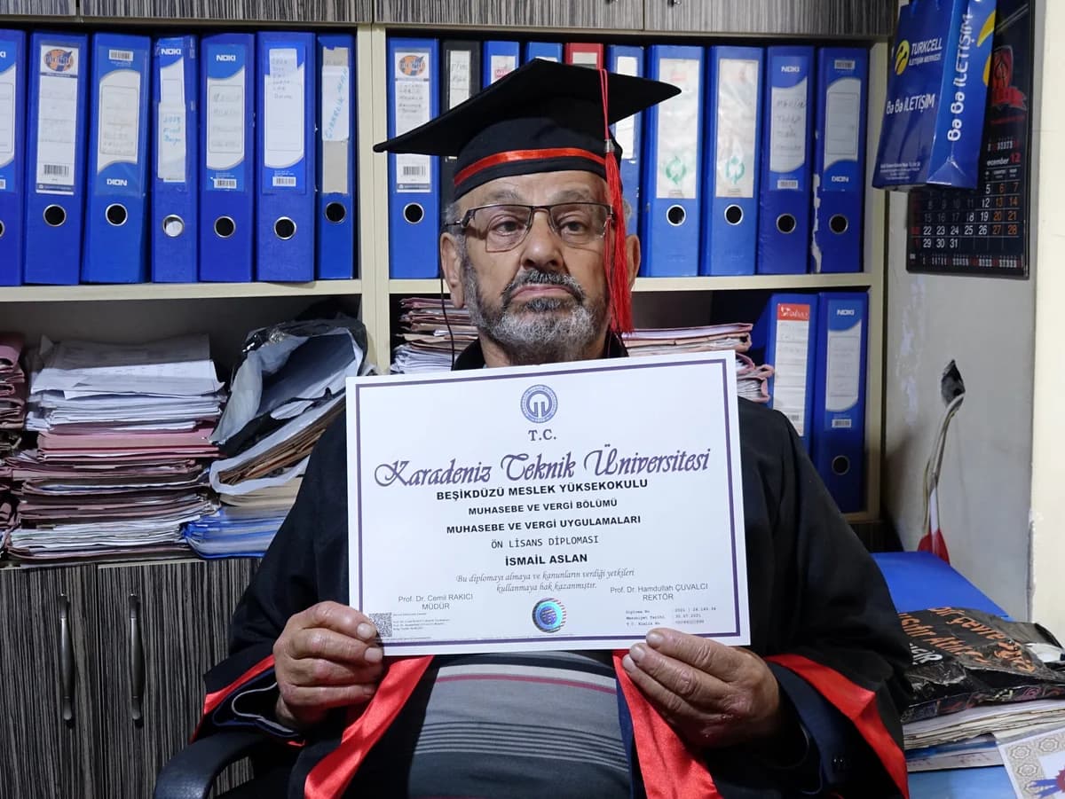 77 Yaşında Üniversite Mezunu Arzuhalci: İsmail Aslan