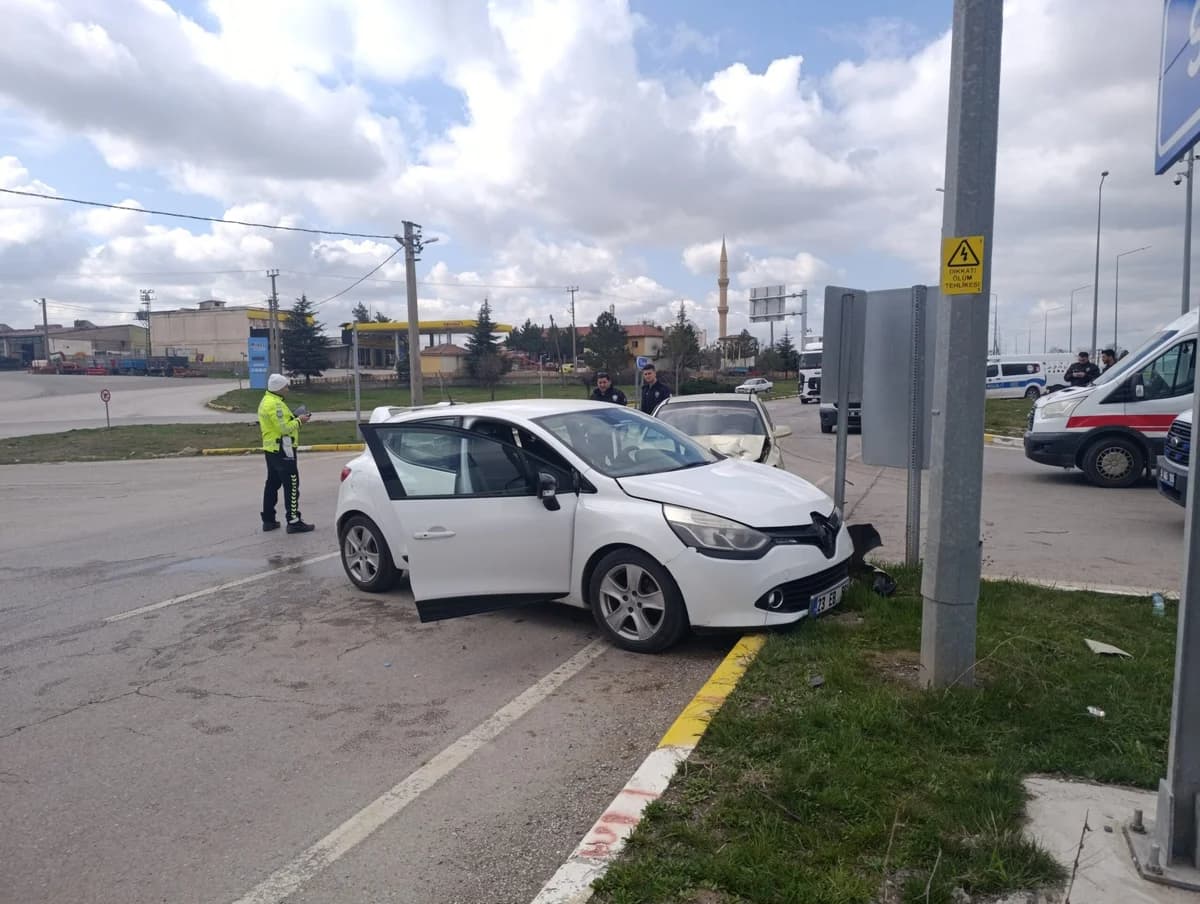 Sivas Şarkışla’da Trafik Kazası: 4 Yaralı