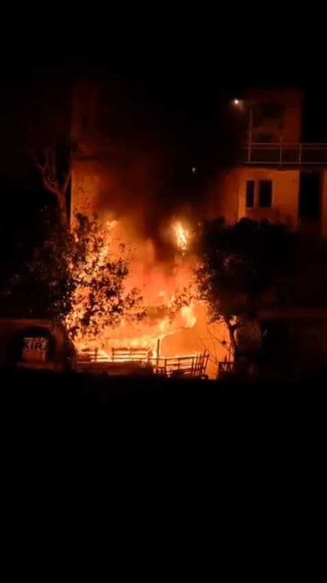 Adana’da Baraka Yangını: Ekipler Hızla Müdahale Etti