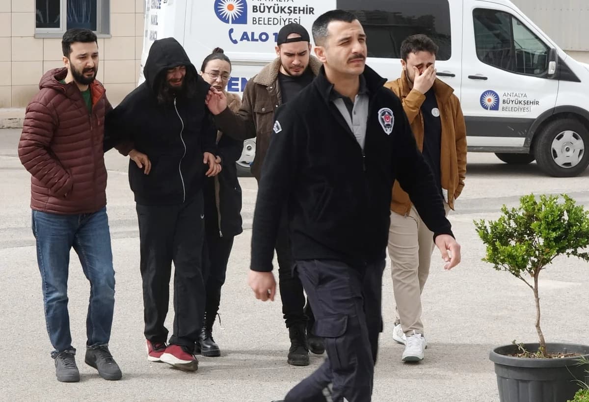 Antalya’daki Trafik Kazasında Küçük Kızın Cenazesi Alındı
