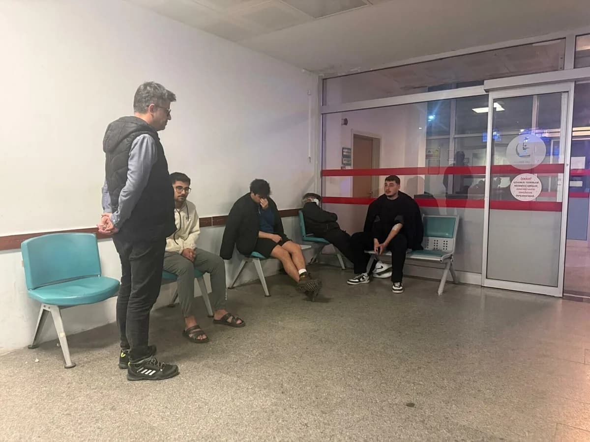 Çanakkale’de 73 Öğrenci Mide Bulantısı ve Kusma Şikayetiyle Hastaneye Kaldırıldı