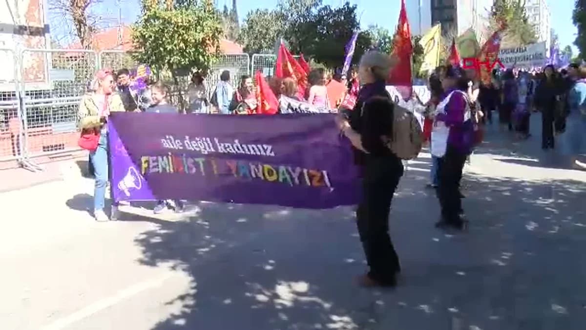 Adana’da 8 Mart Dünya Kadınlar Günü Yürüyüşü