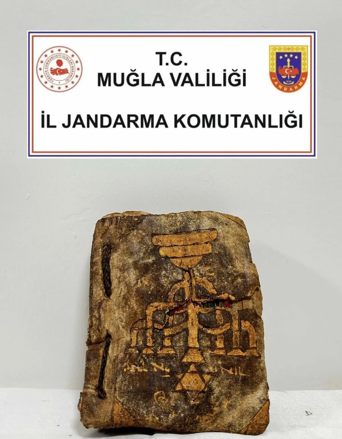 15. Yüzyıla Ait Tarihi Tevrat Ele Geçirildi