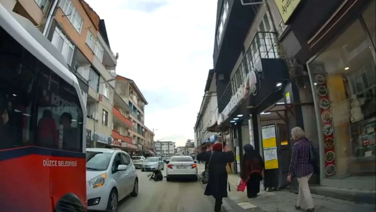 Düzce’de Yayaya Çarpan Sürücüler Kaçtı