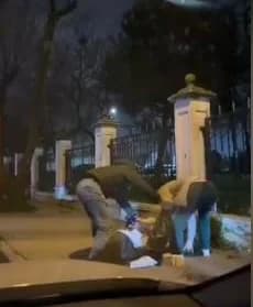 Zeytinburnu’nda Sokak Ortasında Şok Eden Kavga