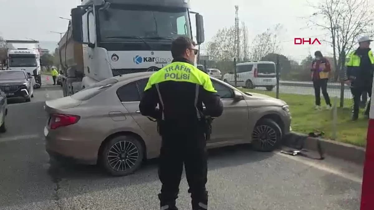 Orhangazi’de Hafriyat Kamyonu Otomobile Çarptı, Aile Yaralanmadan Kurtuldu
