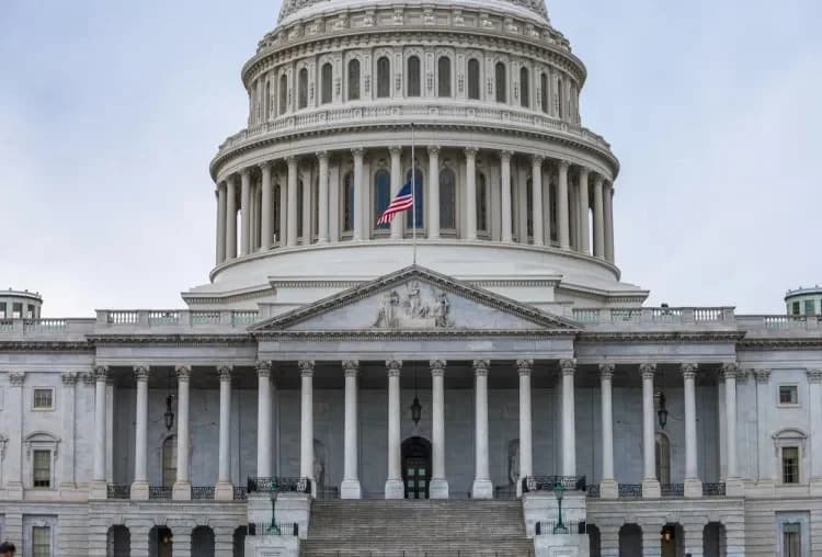 ABD Senatosu, Trump’ın Savaş Yetkileri Tasarısını Reddetti