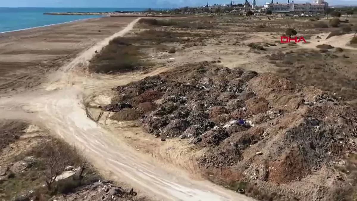 Antalya’da Caretta Caretta Kumsalında 1500 Lağım Çukuru Tespit Edildi