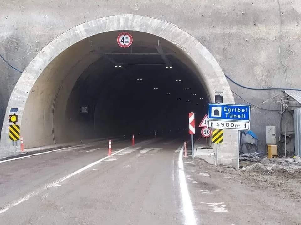 Eğribel Tüneli’nde feci kaza: Kontrolden çıkan motosiklet ölüm getirdi